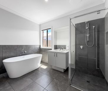 Brand new home - quality upgrades! - Photo 4