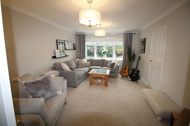 Four Bedroom Detached Home - Photo 1