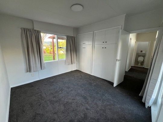 Parkway Wainuiomata, 3 bedrooms - Photo 1