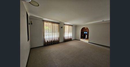 ROOM FOR THE FAMILY - Photo 5