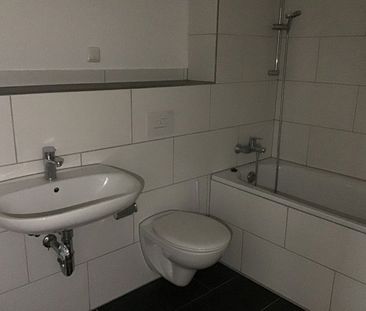 Reinkommen und Wohlfühlen: toll aufgeteilte, moderne 3-Raum-Wohnung... - Foto 1