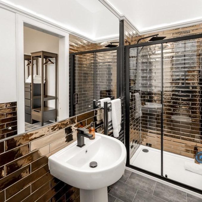 3 bedroom flat to rent - Photo 1