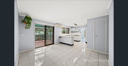 Warm, Welcoming & Wonderfully Located - Photo 3