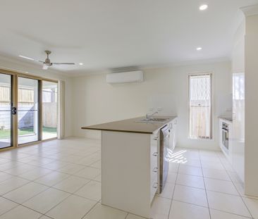 Family Home in Highlands Estate! - Photo 3