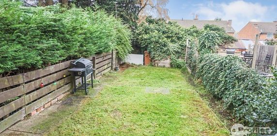 2 bedroom terraced house to rent - Photo 2