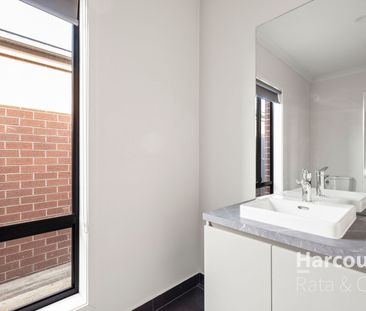 Stylish & Low-Maintenance Family Living in a Prime Location - Photo 4