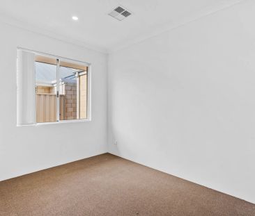 Stylish Family Home in Prime Secret Harbour Location - Photo 5