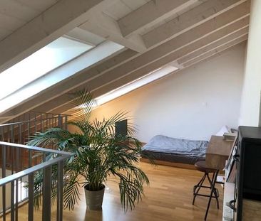 Bel appartement de 2 pièces, aménagé dans les combles d'une maison ... - Foto 2