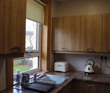 2 bed flat for rent in Priestfield - Photo 1