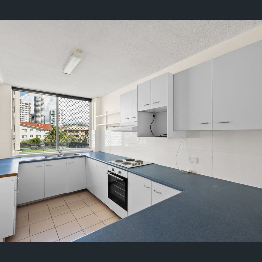 Beach Front Apartment in Prime Location - Photo 1