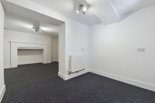 2 bedroom ground floor maisonette to rent - Photo 1