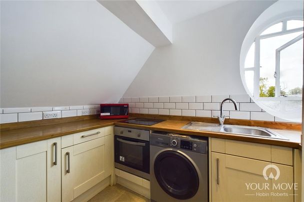 1 bedroom in a house share to rent - Photo 1