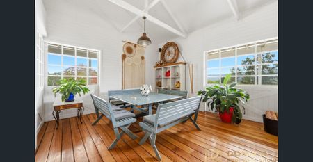 Furnished Exquisite Family Entertainer - Photo 5