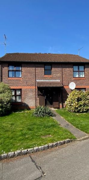 Bainton Mead, Woking - 1 bedroomProperty for lettings - Seymours - Photo 1