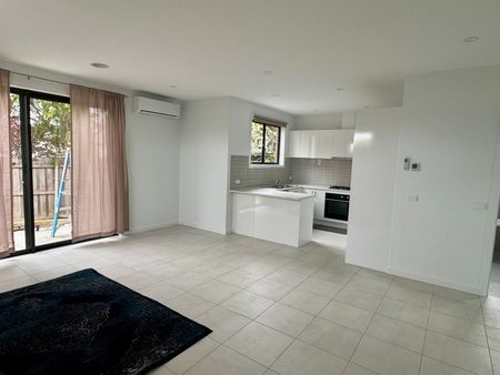 MODERN 2 BEDROOM UNIT - Photo 5