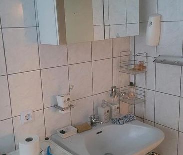 2,5 Zimmer Wohnung mit Balkon in Zentrale Lage - Foto 1