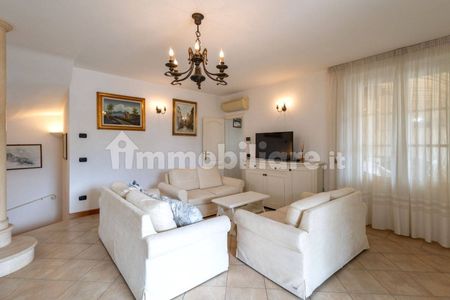 Villa unifamiliare via Antonio Canova 32, Vittoria Apuana, Forte dei Marmi - Photo 2