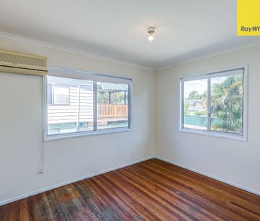 Family home with spacious living - Photo 4