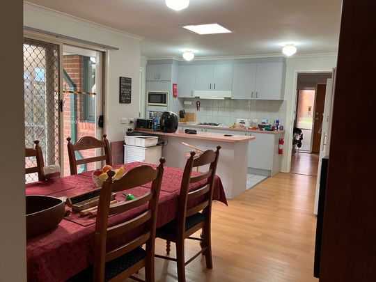 Cranbourne - Photo 1