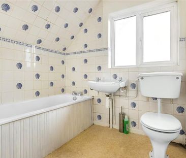 3 bedroom semi-detached house to rent - Photo 5