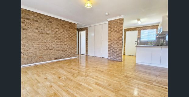 Comfortable Two-Bedroom Unit With A Courtyard - Photo 1