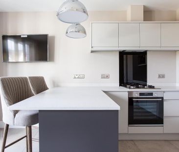 Lesley Park Royal, 1 Rosepark Gardens, Belfast, BT5 7WL - Photo 1