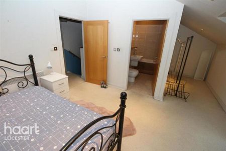 2 bedroom apartment to rent - Photo 3