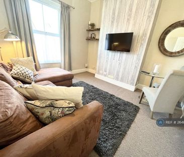 2 bedroom flat to rent - Photo 6