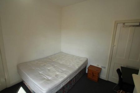 4 bedroom terraced house to rent - Photo 4