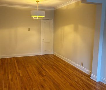 Spacious Fully Renovated Duplex Apartment – Available - Photo 5