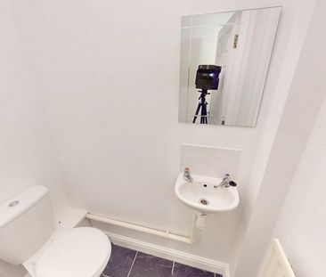 3 bedroom terraced house to rent - Photo 3