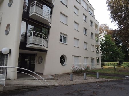 Appartement à louer - REIMS- AVENUE D'EPERNAY- - Photo 4