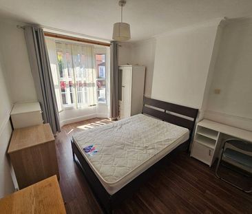 4 bedroom property to rent - Photo 5