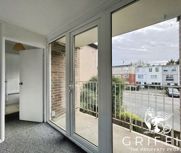 Long Riding, Basildon, SS14 - Photo 5