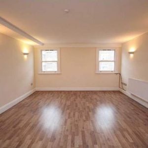 2 bedroom property to rent in London - Photo 2