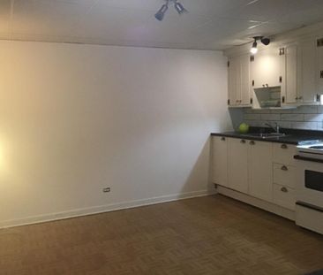 Deux et demie à louer - Photo 2