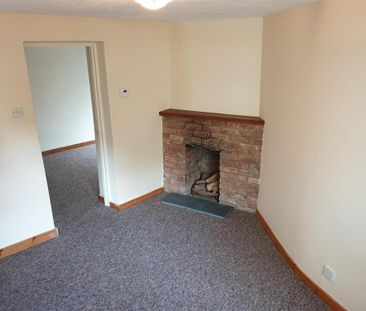 2 bedroom semi-detached house to rent - Photo 6