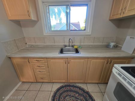 For Lease - 30 Moscrip Road Unit# #3, Cambridge, Ontario - Photo 3