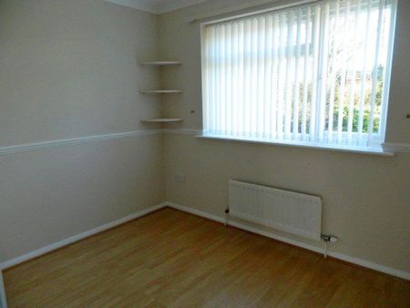 2 bedroom semi-detached bungalow to rent - Photo 5