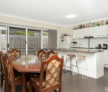 Modern Low-Set Home! - Photo 3
