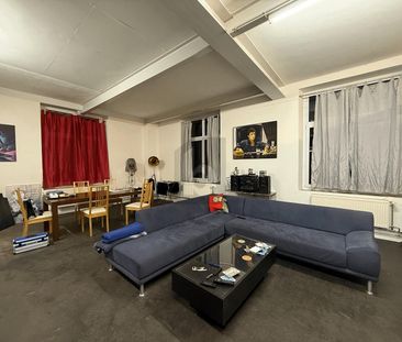 INDUSTRIAL STYLE WITH HIGH CEILINGS! - Photo 6