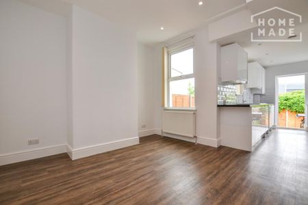 3 bedroom terraced house to rent - Photo 2