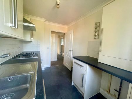 Burnt Mills Road, Basildon - Photo 4