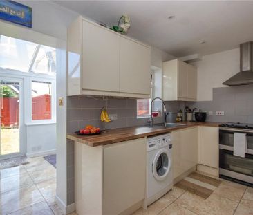 3 bedroom semi-detached house to rent - Photo 6