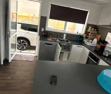 Charming 3-Bedroom Family Home in Papakura, Auckland - Photo 1