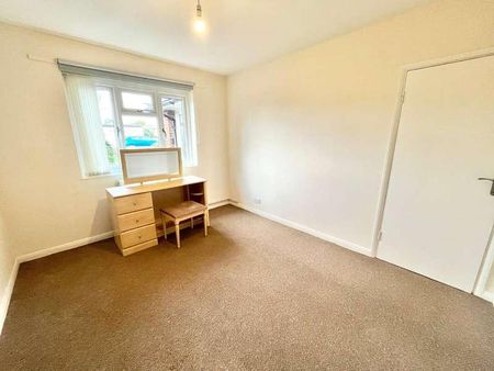 Waterford Road, Shoeburyness, Southend-on-sea, Essex, SS3 - Photo 3