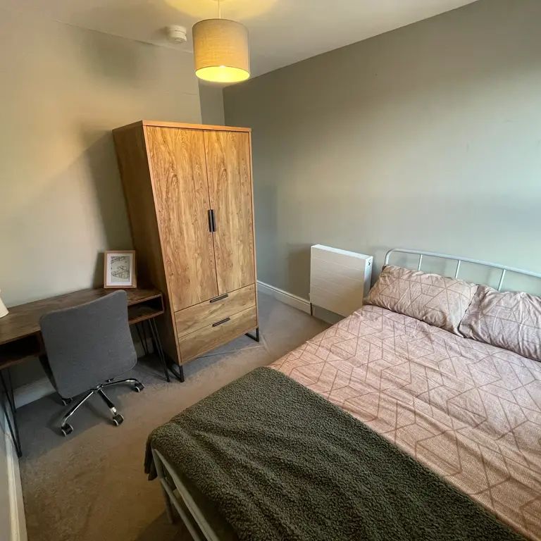 1 bedroom in a house share to rent - Photo 1