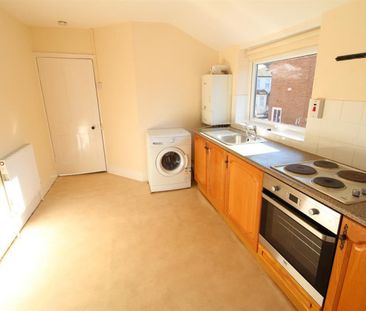 1 bedroom Flat To Let - Photo 5