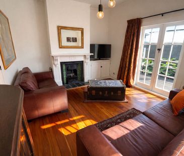 Character Cottage with Studio - Photo 1