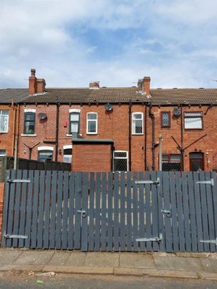 Ambler Street, Castleford - Photo 1